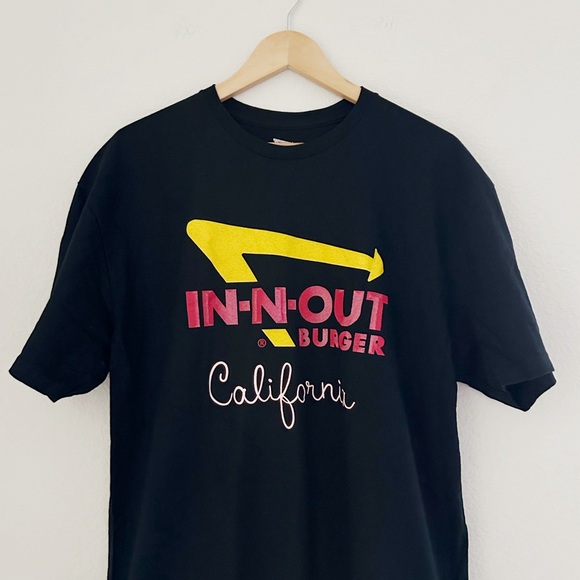NEW In & Out Burger Graphic Tee - Picture 5 of 6